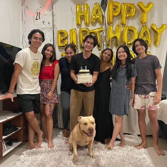 6 Potret Ulang Tahun Junior Roberts, Makin Lengket dengan Hanggini