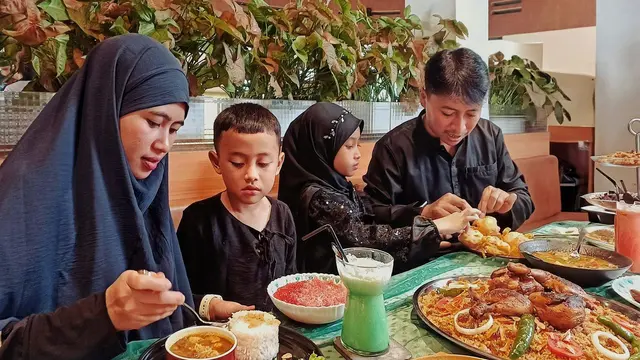 Panduan Makan Malam Keluarga di Luar Rumah Dekat Rumah