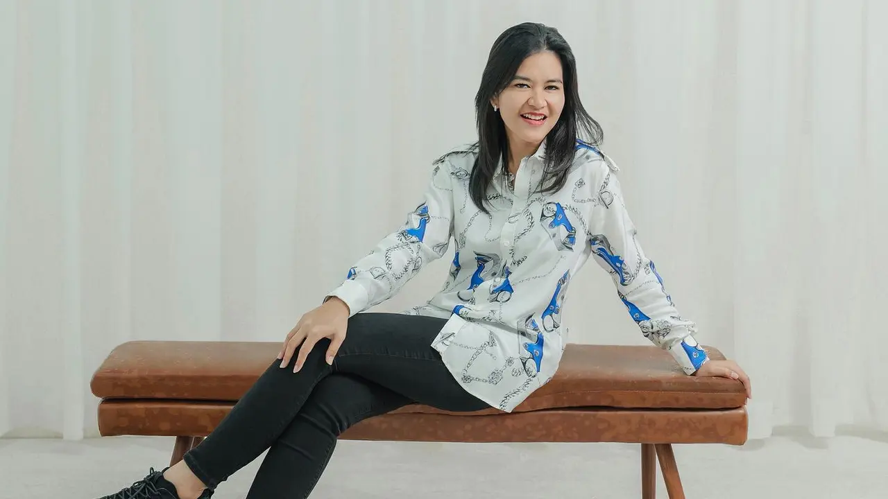 7 Potret Terbaru Kahiyang Ayu yang Makin Langsing, Dipuji Bak ABG