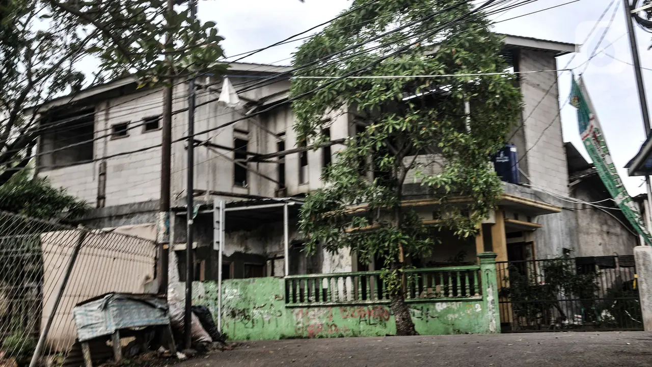 Tim Gegana Polri Amankan Barang Bukti di Rumah Milik Terduga Teroris