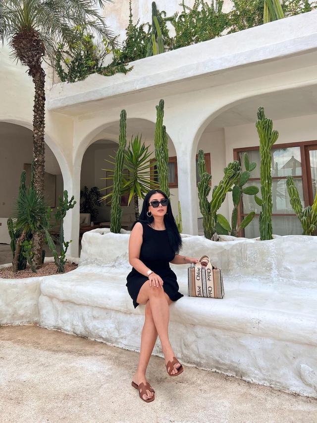 7 Potret Liburan Mutia Ayu di Bali, Penampilannya Curi Perhatian