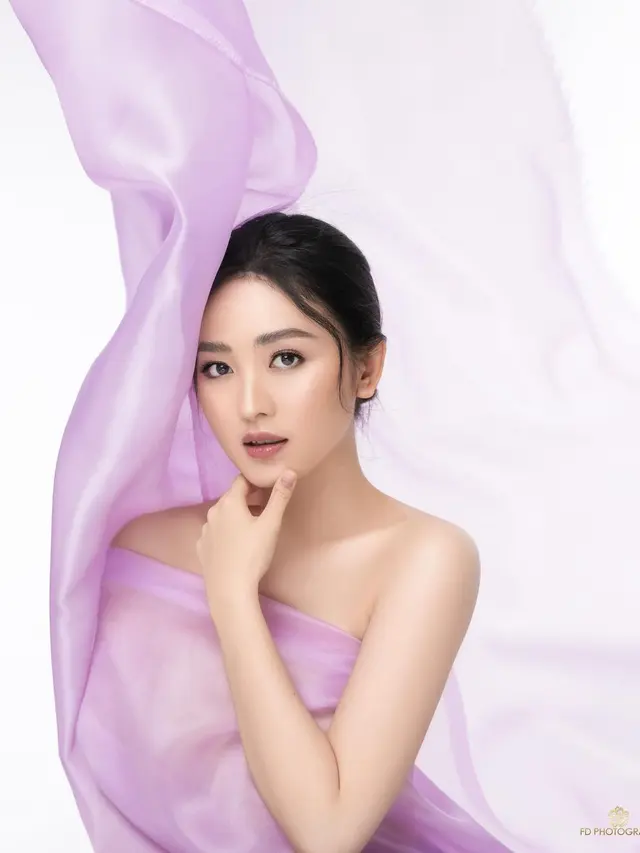 6 Pemotretan Natasha Wilona Tampil Bright dan Glowing Ini Menawan
