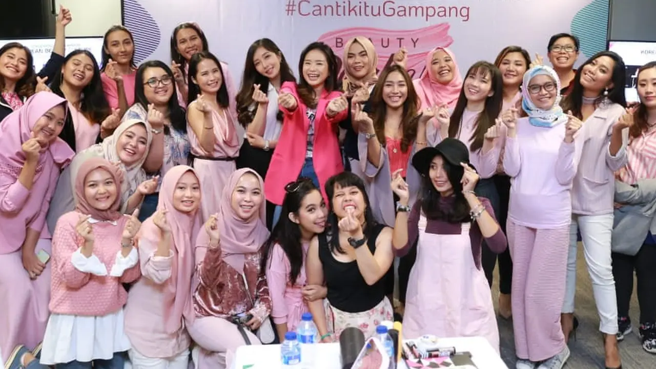 Yuk Gabung ke Komunitas Fimela.com, Fimelahood dengan Mendaftar ke Sini