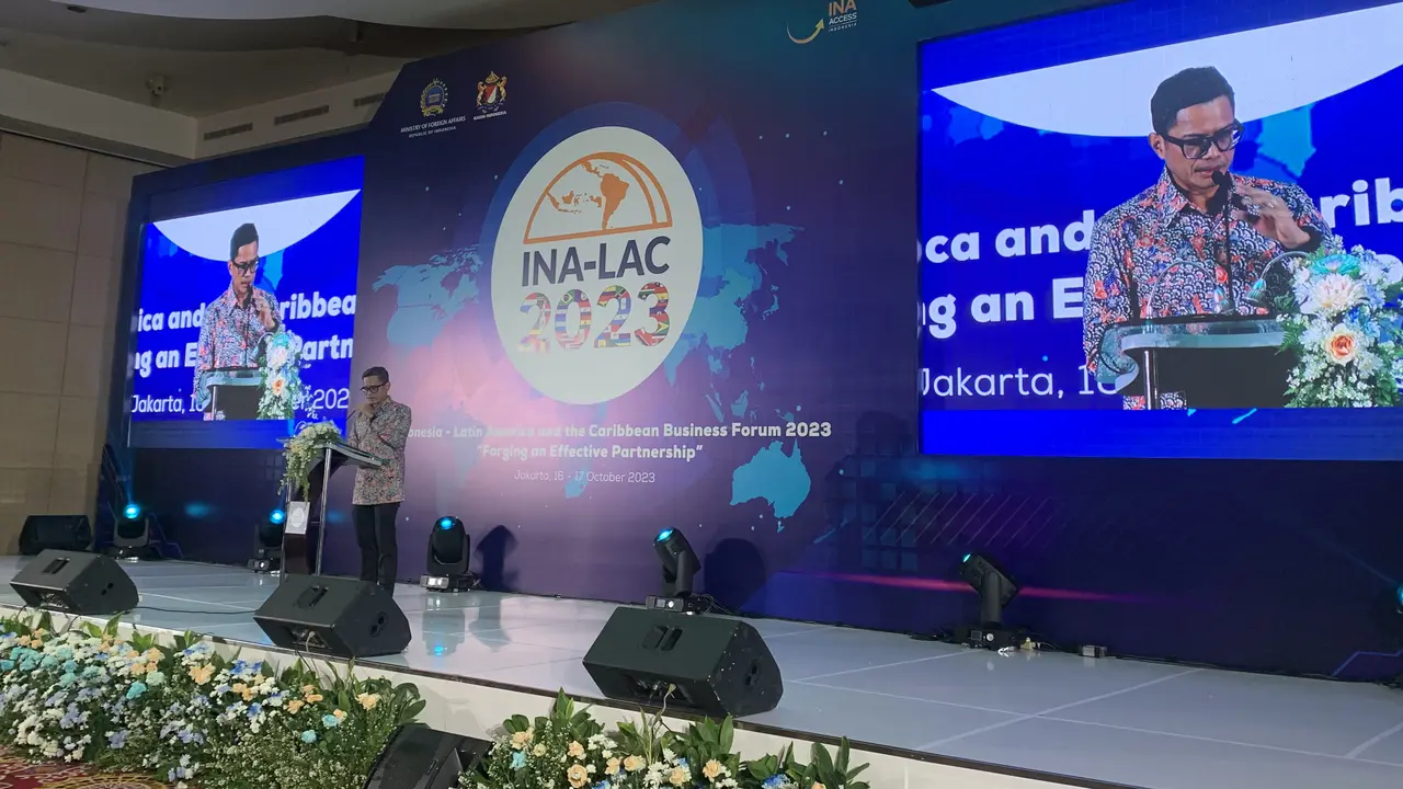 Dalam pembukaan INA-LAC ke-5, Wakil Menteri Luar Negeri RI Pahala Mansuri menyampaikan bahwa forum tersebut terdiri dari tiga pilar yaitu Ekonomi, Sosial-Budaya, dan Isu Strategis. (Natasha/Liputan6.com)