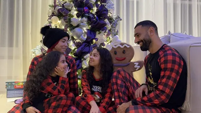 Mohamed Salah bersama keluarga di perayaan Natal 2024