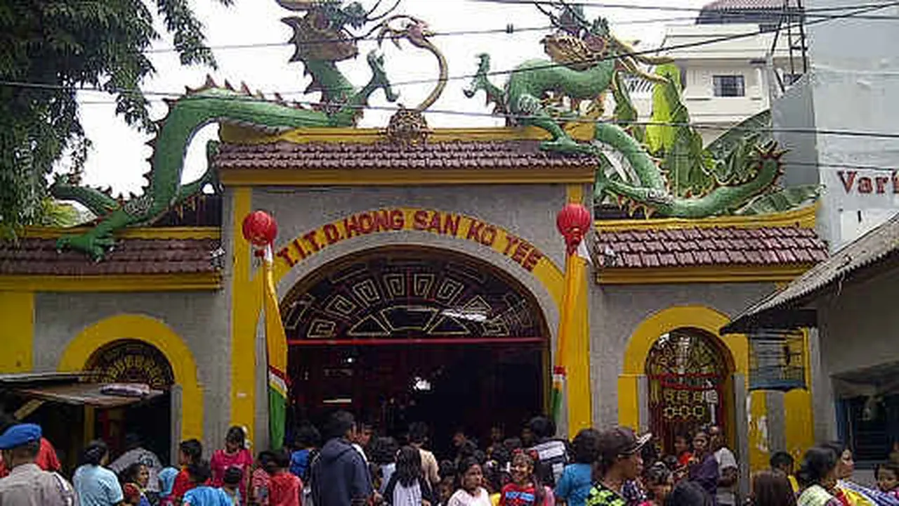 Wihara Tri Dharma (T.I.T.D. Hong San Ko Tee) Jalan Cokroaminoto, Surabaya
