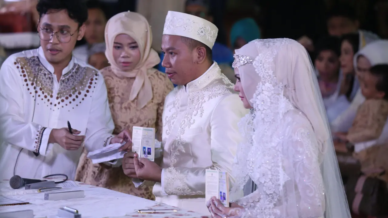[Bintang] Vicky Prasetyo dan Angel Lelga