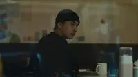 6 Fakta Jerome Kurnia Jadi Imgiran Gelap di Film Sampai Jumpa Selamat Tinggal, Laki-laki Tak Bercerita Tapi?