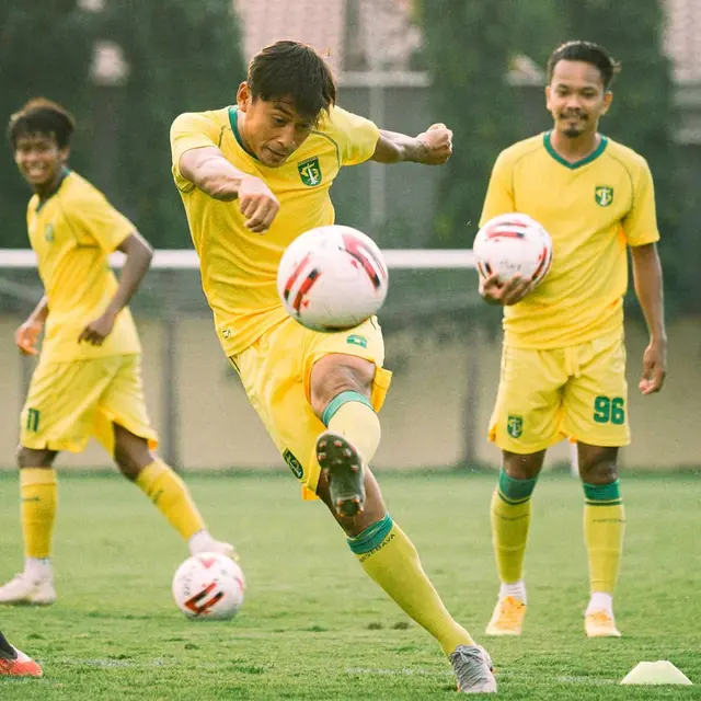 5 Potret Latihan Persebaya Surabaya Jelang Lawan Persik Kediri di Piala Menpora 2021