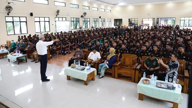 'Gubernur Mengajar' Kembali Bergulir, Ganjar Rangkul Sekolah Cegah Radikalisme-Bullying