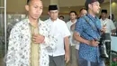 Anies Baswedan usai bertemu dengan petinggi PKS di kantor DPP PKS di Jalan TB Simatupang, Jakarta, Senin (6/3). Jelang kampanye pilgub putaran kedua, Anies Rasyid Baswedan dan Sandiaga Uno silahturami Presiden dan petinggi PKS. (Liputan6.com/Yoppy Renato)