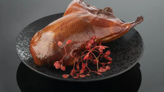 Crispy duck salad with Pomelo