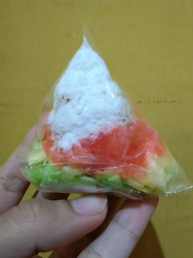 6 Potret Onigiri Versi Kearifan Lokal Ini Bikin Geleng Kepala