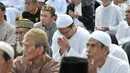 Ratusan jemaah saat menghadiri Salat Idul Adha di Masjid Al Furqan DDII, Jakarta, Selasa (21/8). Sejumlah umat Islam di Indonesia menunaikan Salat Idul Adha 1439 H hari ini meski pemerintah menetapkan Idul Adha Rabu (22/8). (Merdeka.com/Iqbal S. Nugroho)