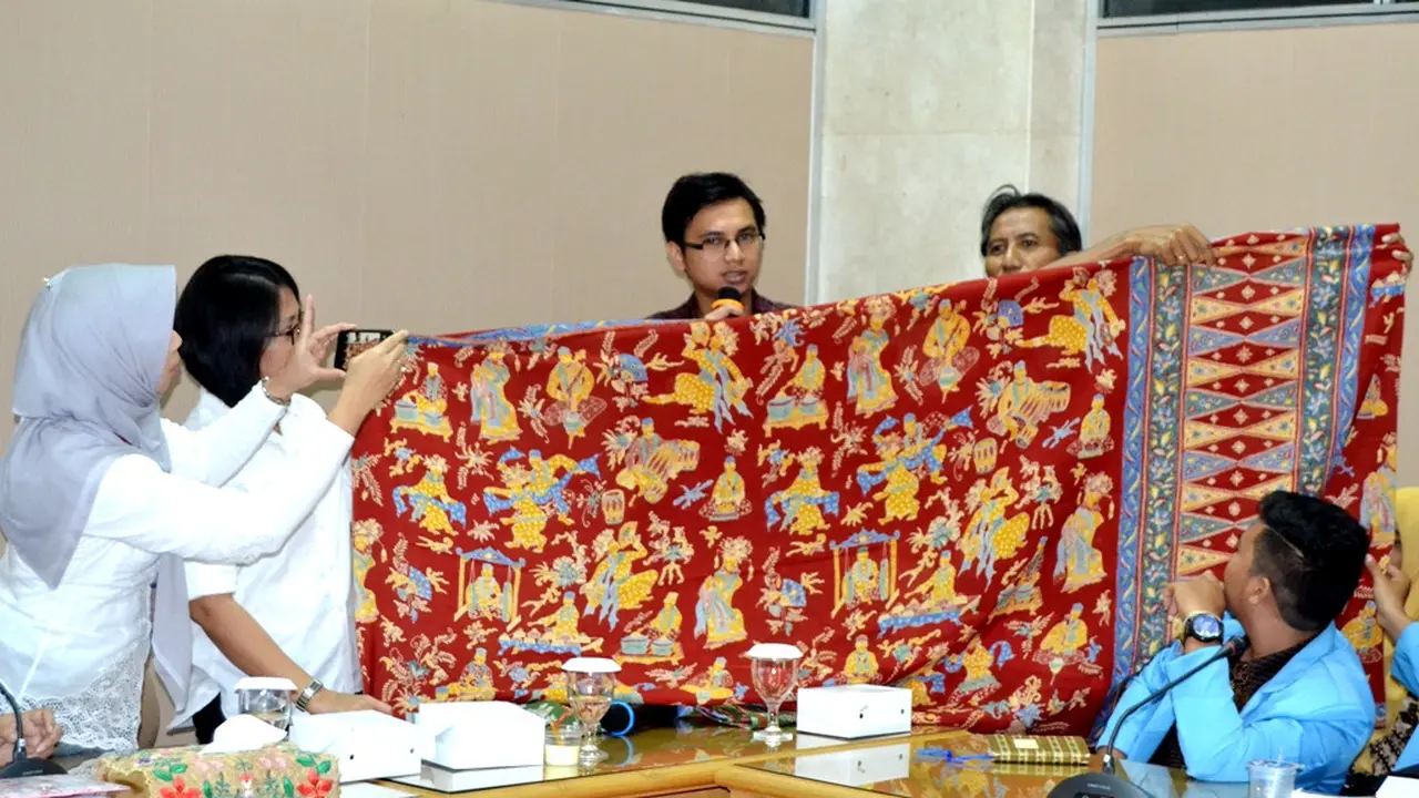 Mahasiswa Bengkulu Tergoda Batik Betawi Rusun Marunda