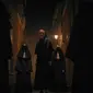 Trailer The Nun 2 kembali menampilkan teror Valak yang bertemu dengan Suster Irene. (Dok: Warner Bros)