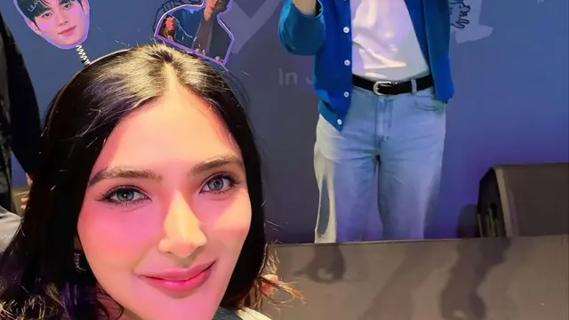 Ashanty dan Arsy Kompak Bergaya Biru Denim Saat Hadiri Fan Meeting Lee Chae Min, Stylish dan Serasi!