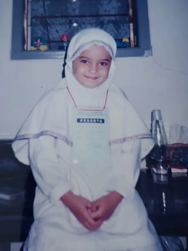 6 Potret Dulu dan Kini Enzy Storia ketika Pakai Hijab, Semasa Kecil Ikut Pesantren Kilat