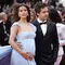 Potret Barbara Palvin - Dylan Sprouse Umumkan Kelahiran Anak Pertama, Mejeng di Depan TV