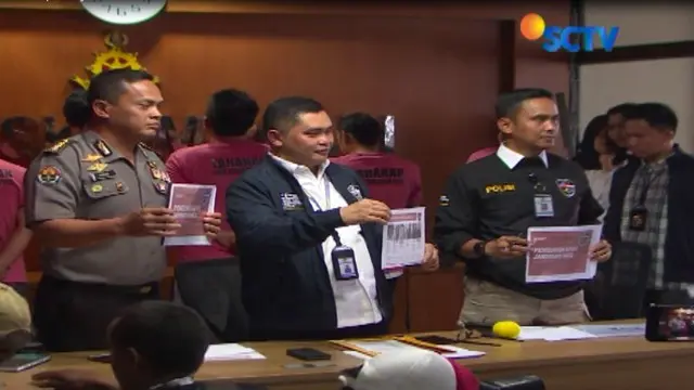 Sementara MCA, diduga menampung postingan berupa berita palsu atau hoax, serta video dan gambar provokatif untuk disebarluaskan di media sosial.