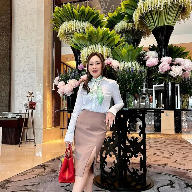 6 Potret Poppy Capella Keponakan Inul Daratista, Pegang Lisensi Miss Universe Indonesia