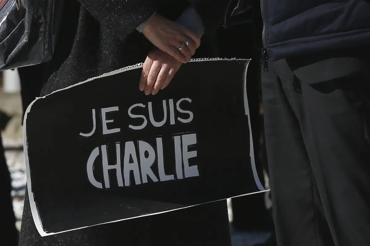 Pesepakbola Perancis Ikut Aksi Solidaritas Charlie Hebdo (udah)