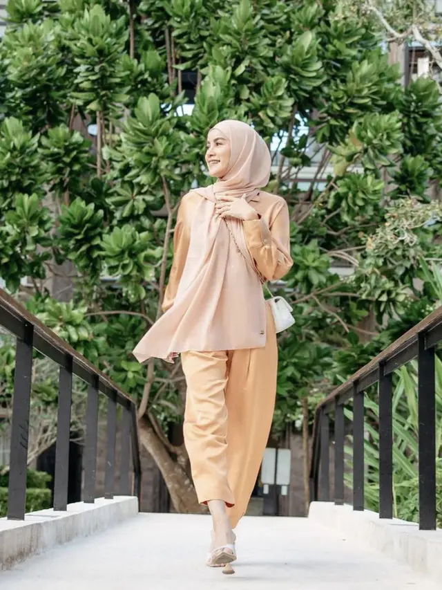 Gaya Hijab Olla Ramlan