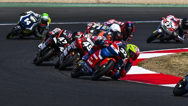 Pembalap binaan PT Astra Honda Motor (AHM) yang turun di ajang Moto3 Junior World Championship, Muhammad Kiandra Ramadhipa