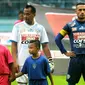 Achmad Kurniawan dkk. di Arema membidik misi lain di laga terakhir di TSC. (Bola.com/Iwan Setiawan)