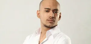 Sebagai keturunan betawi, Husein beruntung karena tak perlu mudik jauh-jauh