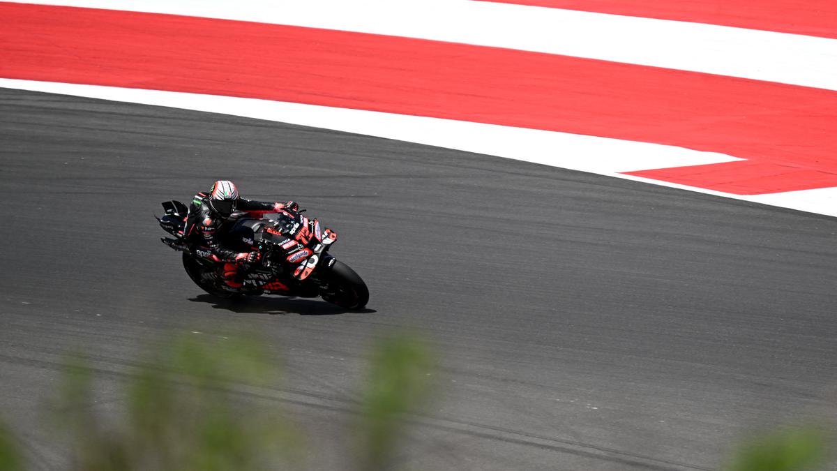 Hasil MotoGP Australia 2025: Quartararo Loyo, Bezzecchi Juara Sprint Race