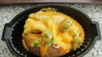 Learn how to bake a potato in the oven like a pro. (Photo: Yolanda Djajakesukma/Unsplash)