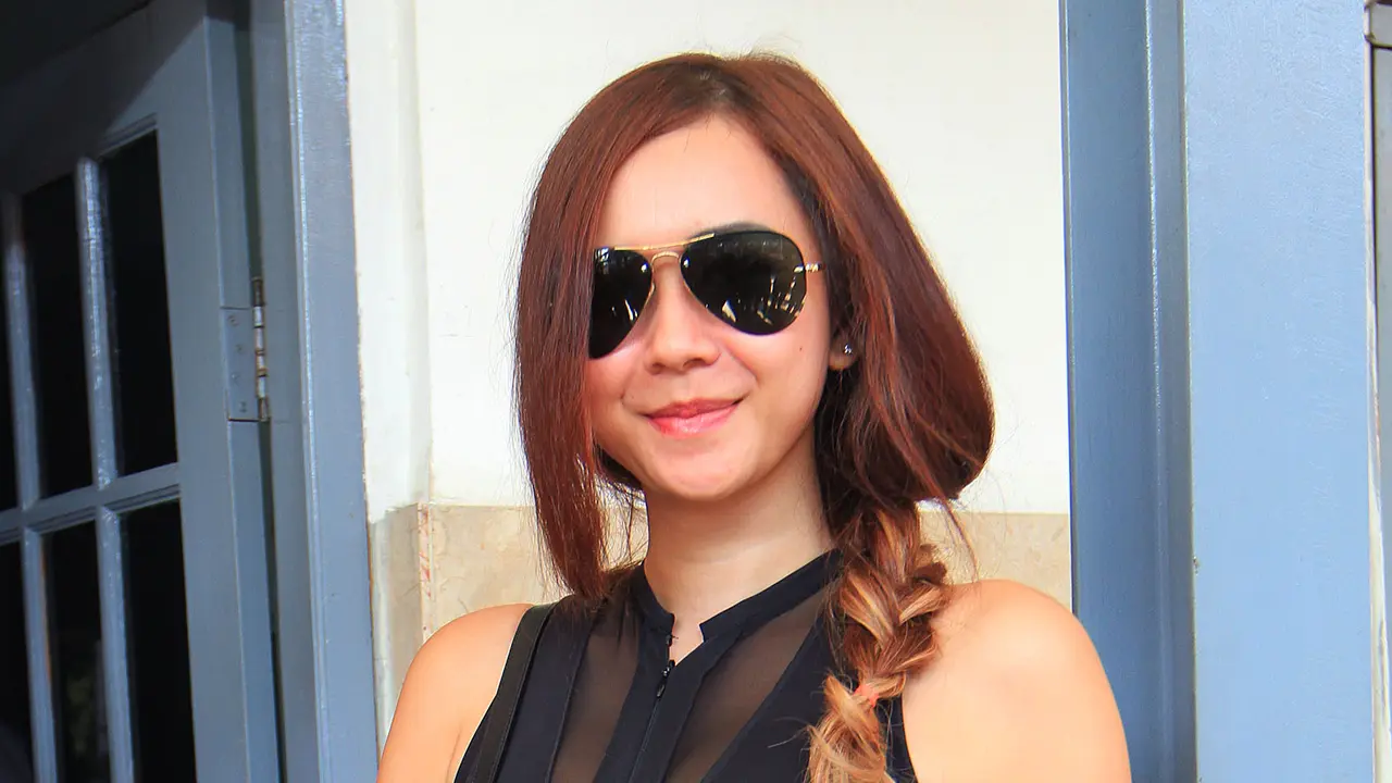 [Bintang] Aura Kasih