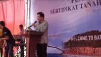 Menteri Sofyan Bagikan 20 Ribu Sertifikat Tanah di Batam