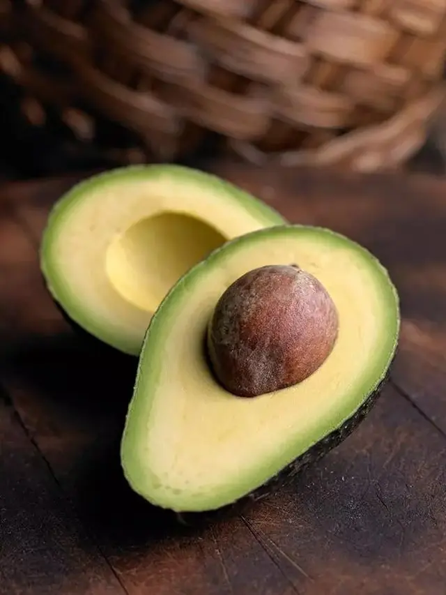 Alpukat. (foto: Pinterest/Stylecraze).