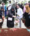 Kabar duka datang dari mantan penyanyi cilik, Tasya Kamila. Ayahanda tercintanya, H.Gatot Permadi Joewono menghembuskan nafas terakhir pada Jumat, 25 Maret 2017. (Nurwahyunan/Bintang.com)