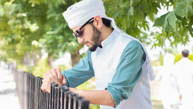 Baju India Muslim (Gambar oleh Awais Mughal dari Pixabay)