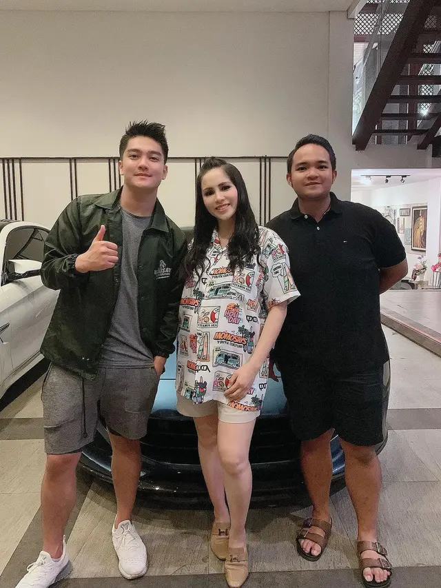 6 Potret Momo Geisha dengan Gaya Kasual Saat Hamil Anak Kedua, Tampil Memesona