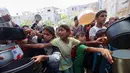 Hal ini diperparah dengan serangan militer Israel kepada warga Gaza saat berada di lokasi distribusi bantuan yang dikelola Yayasan Kemanusiaan Gaza (GHF) yang didukung Amerika Serikat. (Eyad BABA/AFP)