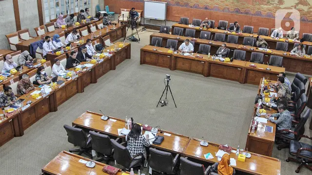 Menteri BUMN Erick Thohir Evaluasi Kinerja Kerja dengan DPR