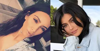 Kylie Jenner dan Kim Kardashian sepertinya miliki selera fesyen yang mirip. Mereka berdua kerap mengunggah foto dengan pakaian atau gaya yang mirip. (instagram)