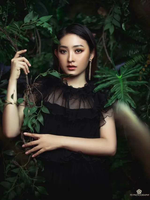 6 Pemotretan Natasha Wilona Bertema 'Secret Black Forest', Memukau