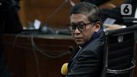 Selain itu, dalam surat dakwaannya JPU pada Komisi Pemberantasan Korupsi (KPK) secara jelas menguraikan bagaimana perbuatan Hasto Kristiyanto terkait kasus Harun Masiku. (Liputan6.com/Herman Zakharia)