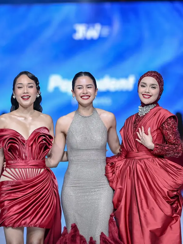 Dari Panggung ASEAN ke Runway, Pesona Menyala Maudy Ayunda dengan Sentuhan Merah
