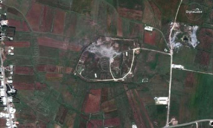 Him Shinshar di Suriah setelah diserang oleh koalisi 3 negara: Amerika Serikat, Inggris dan Prancis. (Satellite Image ©2018 DigitalGlobe. After taken on 14 April, 2018)