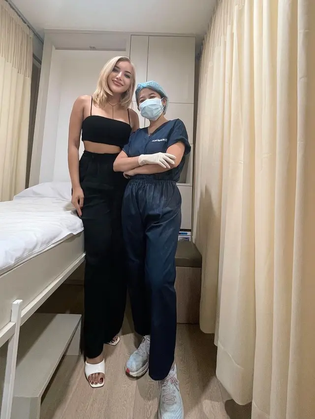 6 Potret Terbaru Millen Cyrus dengan Rambut Pirang, Terinspirasi Kim Kardashian