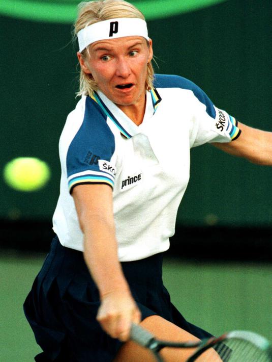 Jana Novotna meninggal pada usia 49 tahun akibat kanker yang dideritanya.  (AFP/Rhona Wise)