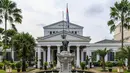 Museum Nasional atau biasa disebut dengan Museum Gajah. Berlokasi di Jakarta Pusat, beragam koleksi arca menarik untuk dikunjungi. Menariknya Museum Nasional juga menyimpan berbagai koleksi arca dan prasasti asli.