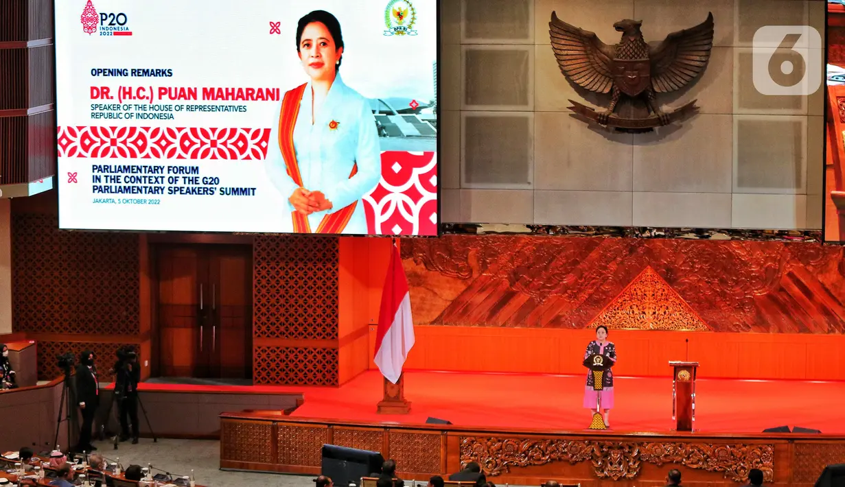 Ketua DPR RI Puan Maharani saat sambutan dalam Pertemuan Parliamentary Forum in the Context of the G20 Speaker Summit (P20) di Gedung Nusantara II, Kompleks Parlemen, Jakarta, Rabu (5/10/22). Forum membahas inter-parliamentary forum P20 yang dihadiri delegasi parlemen negara-negara G20 membahas tentang peran parlemen dalam memperkuat Multilareralisme di abad 21 dalam menyelesaikan berbagai krisis global. (Liputan6.com/Angga Yuniar)
