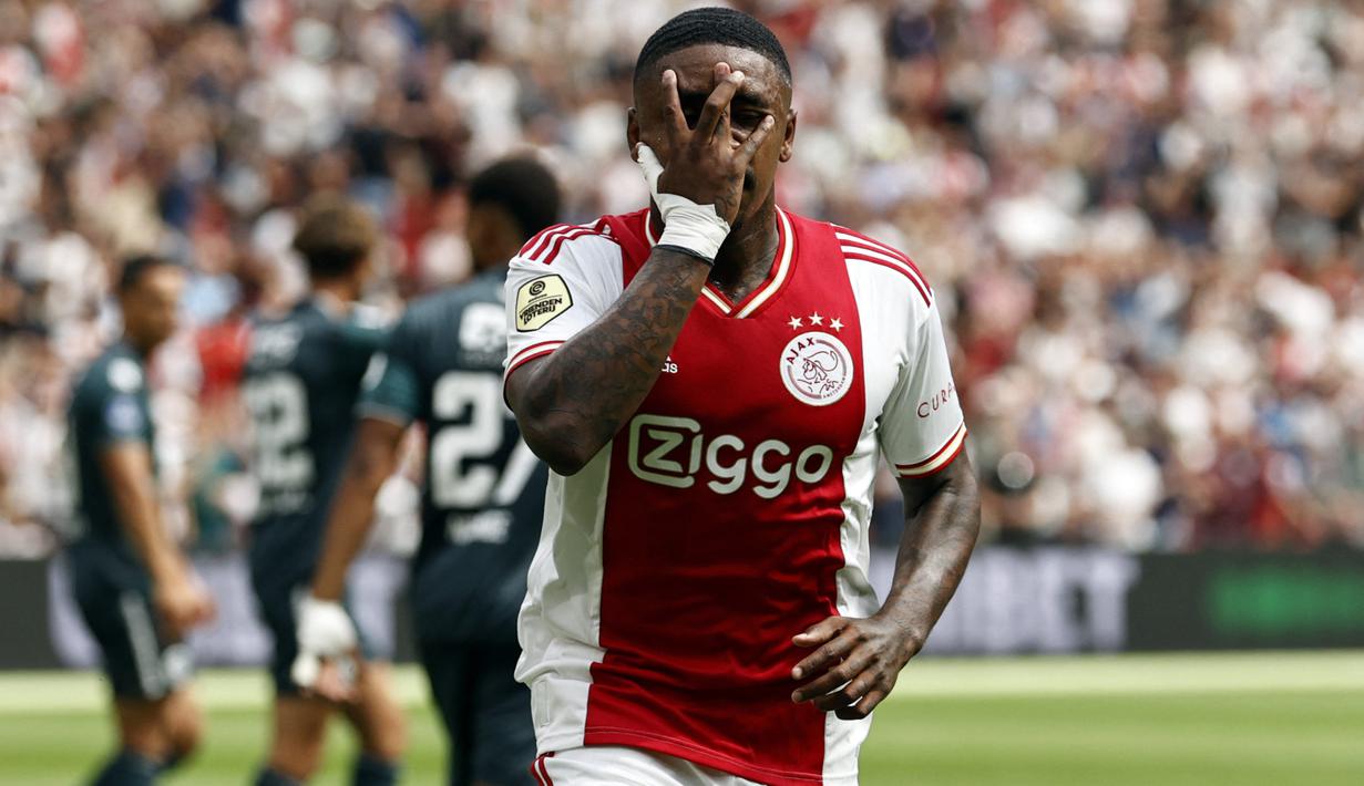 Sebagai salah satu klub anggota The Big Six Liga Inggris, Tottenham Hotspur menjadi satu-satunya klub yang miskin trofi dalam dua dekade terakhir. Hal ini menjadi alasan manajemen Spurs kerap mengambil kebijakan bergonta-ganti pelatih yang berimbas beberapa pemain justru tersingkir akibat tak masuk dalam skema pelatih yang baru didatangkan. Seperti 5 pemain berikut yang kebanyakan harus terbuang akibat pergantian pelatih, namun justru mereka mampu tampil impresif bersama klub barunya. Siapa saja? Berikut daftar kelimanya. (AFP/ANP/Maurice van Steen)